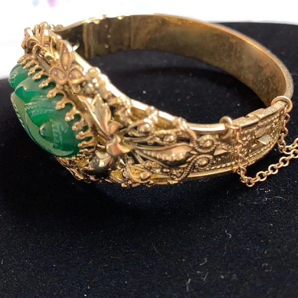 Whiting & Davis Vintage GoldTone Bracelet w/Green Gemstone with a Rose carved in - Picture 13 of 15